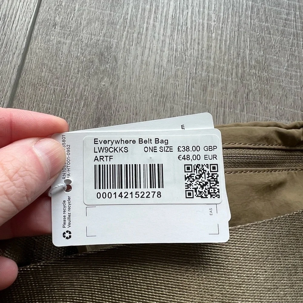Lululemon OG Everywhere Belt Bag 1L in Artifact